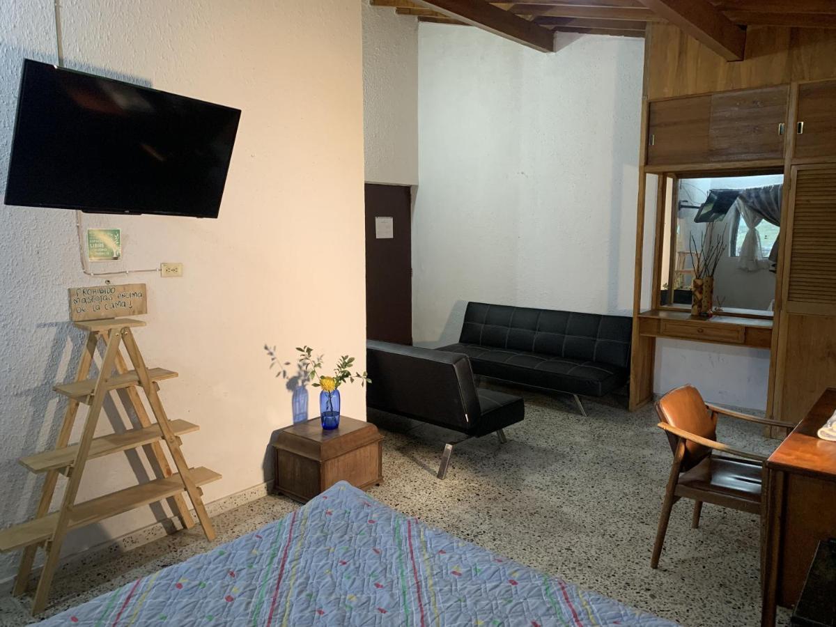 Al Bosque Hostel & Glamping Санта-Елена Екстер'єр фото